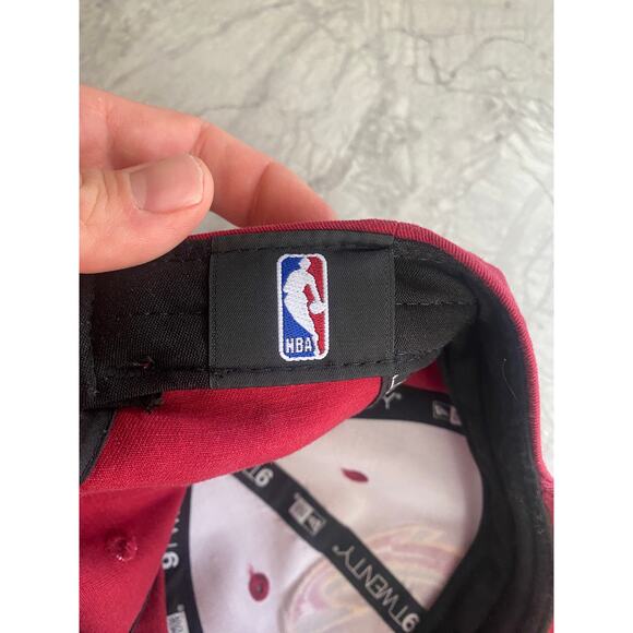 Cleveland Cavaliers New Era 9Twenty Strapback NBA Hat - Picture 8 of 8